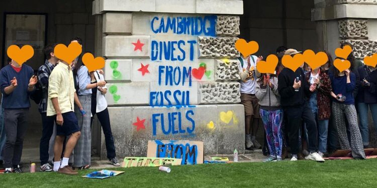 Cambridge Uni’s divestment hunger strikers pack in protest