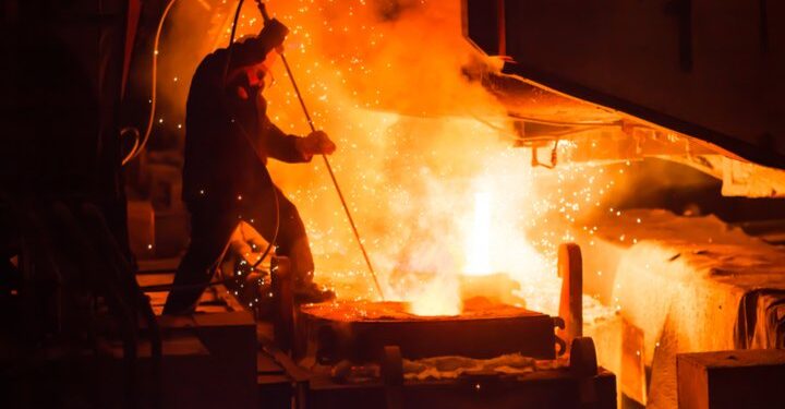 Australian steel giant signs on the dotted line for solar