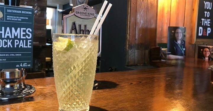 UK pub retailer toasts ‘industry first’ compostable straws
