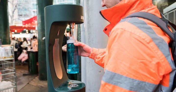 London mayor says 20 new water fountains will make a splash