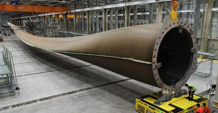 LM Wind Power unveils ‘world’s biggest’ wind turbine blade