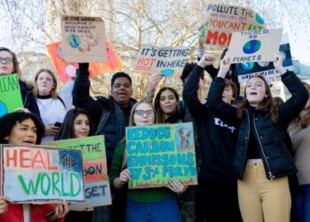 Labour pledges to make climate change ‘core part’ of school curriculum