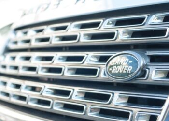 Jaguar Land Rover receives £500m loan guarantee to develop EVs