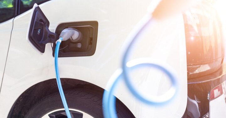 US petrol station switches to 100% EV charging