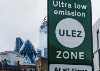 ‘Air pollution from diesel cars is 23% higher in boroughs outside London ULEZ’