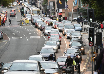 Working from home two days a week could ‘help the UK avoid 143 million of tonnes of CO2’