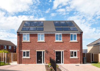 UK households to be paid for supplying excess power to grid