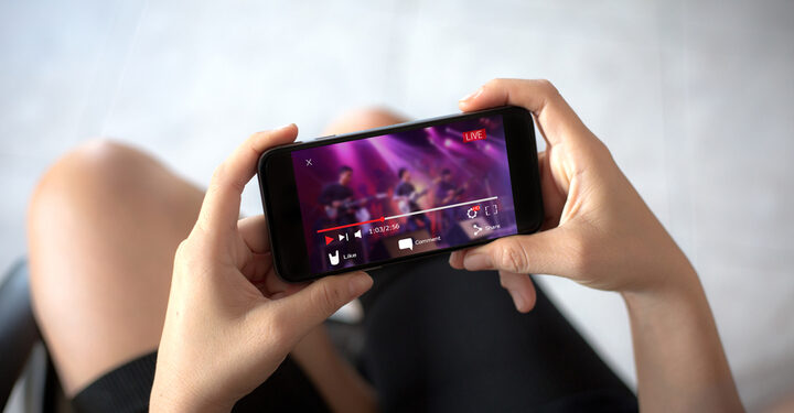HD video streaming on phone ‘creates eight times more emissions than SD’
