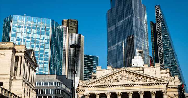 Bank of England halves CO2 emissions in 2020/21