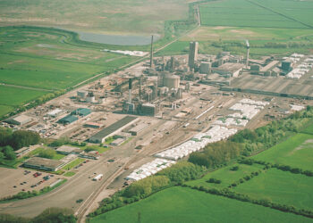 UK strikes deal with CO2 firm to restart operations amid food supply fears