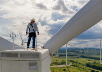 IEA: “Countries must triple renewable energy investment by 2030 to fight climate change”