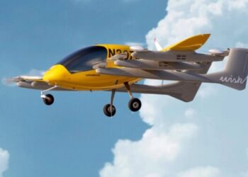 Boeing invests $450m in flying taxi firm