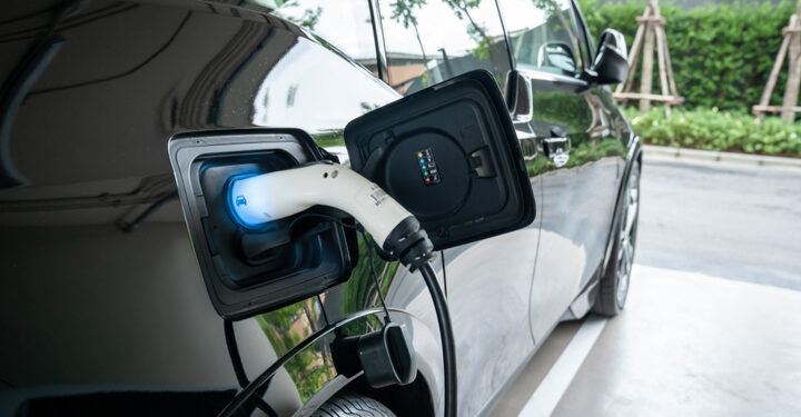 GM test EVs as back-up power source