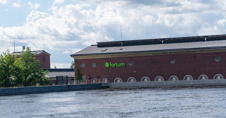 Finnish energy group to stop new investments in Russia