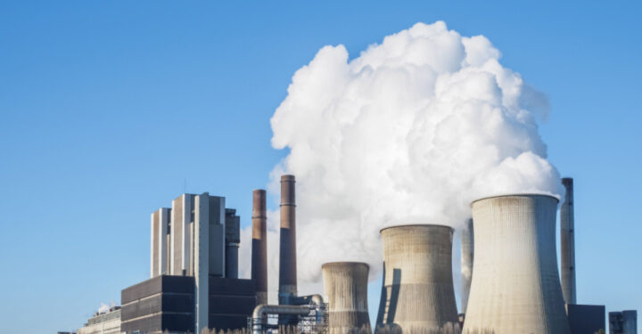 EU countries slash plans for fossil-fired electricity by a third