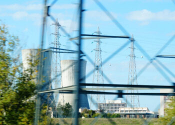 EDF and Veolia criticised for keeping ties to Russia