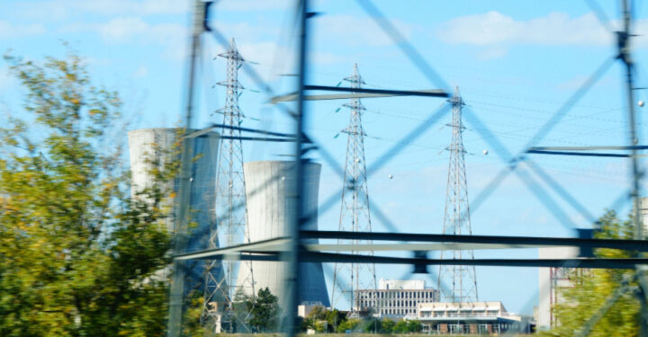 EDF and Veolia criticised for keeping ties to Russia