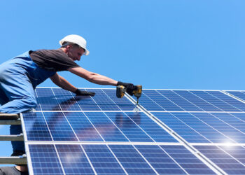 Lynher Energy acquires rights to develop UK solar and battery projects