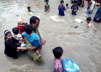 Perilous floods in Pakistan leave more than 1,000 dead