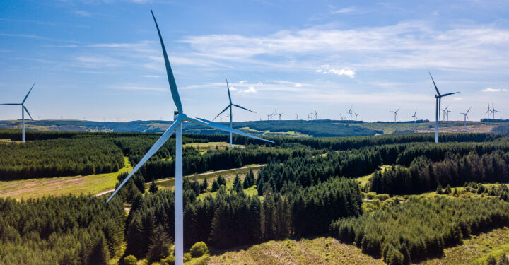 UK wind farms smash electricity generation record