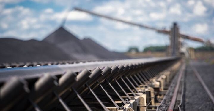 Glencore ordered to pay £280m over African oil bribes