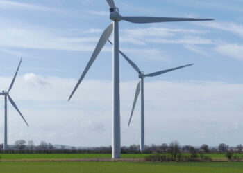 Minister backs bid to lift ban on new onshore wind farms