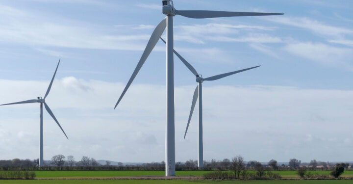 Minister backs bid to lift ban on new onshore wind farms