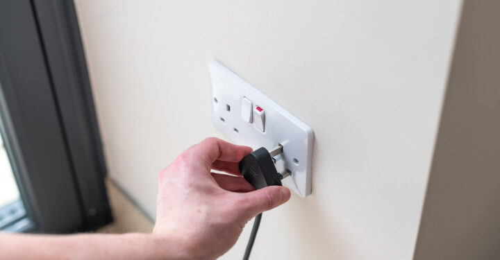 Public energy saving information campaign ‘could save £400 for Britons’