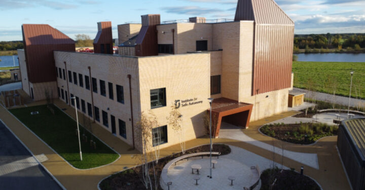 Robotic solar farm to be built in the UK