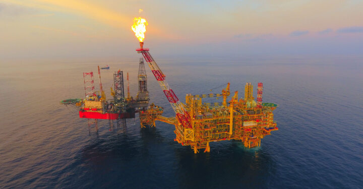 Cutting oil and gas production is not healthy, says new Shell boss