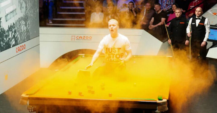Barry Hearn says he’ll help snooker fans sue Just Stop Oil protestor