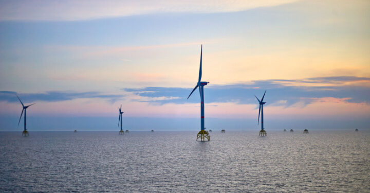 ‘UK clean energy investment takes a dive while rival nations race ahead’