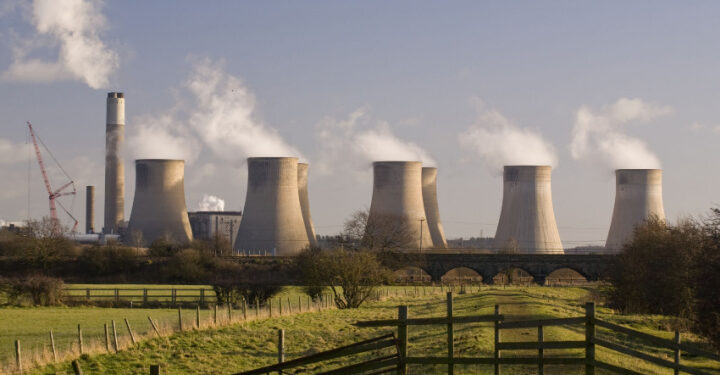 UK achieves 13% reduction in carbon footprint