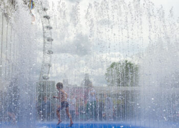 UK swelters in hottest-ever June