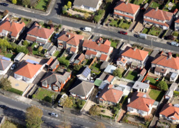 UK residential solar PV installations to increase to over 450k a year by 2030