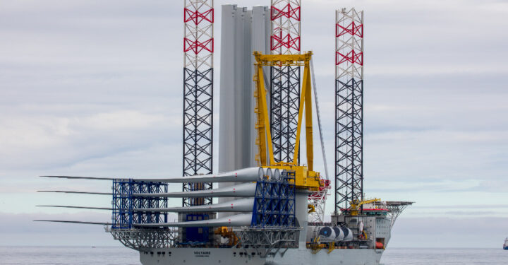 First turbine installation begins at world’s largest offshore wind farm