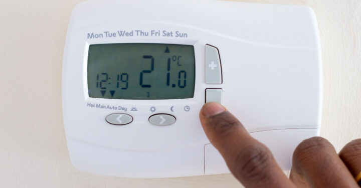 UK home energy bills climb higher