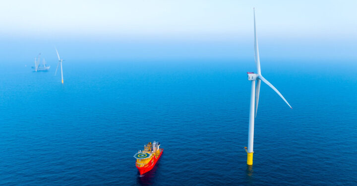 World’s largest offshore wind farm powers UK grid for the first time