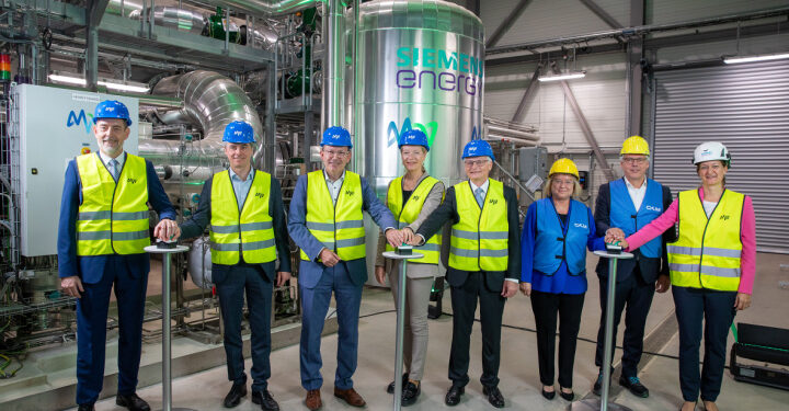Massive river heat pump launched to warm thousands of homes