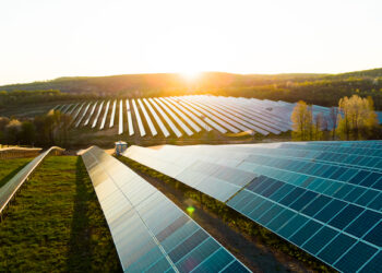 UK minister leads hydrogen and renewable energy firms in Chile