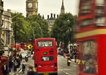 London electric buses suspended after Wimbledon blaze