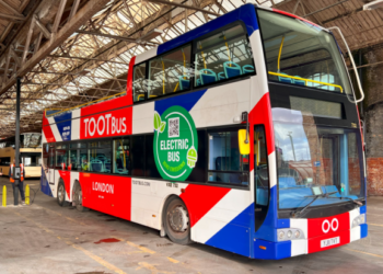 Tootbus unveils solar-powered electric fleet