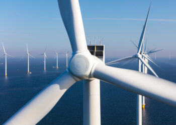 Major contract for ‘world’s largest’ floating wind farm signed
