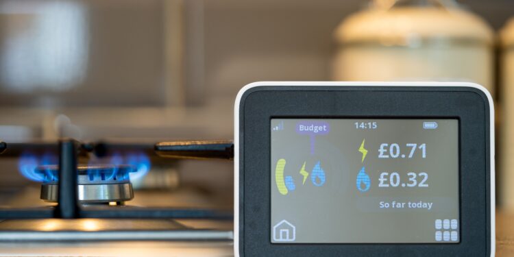Is switching to a fixed tariff wise before energy bills rise?