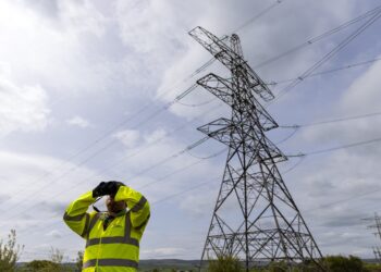 Iberdrola completes €5bn acquisition of Electricity North West