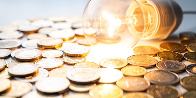 Martin Lewis and Energy UK clash over Ofgem’s standing charge shake-up
