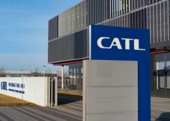 China charges ahead in global battery race