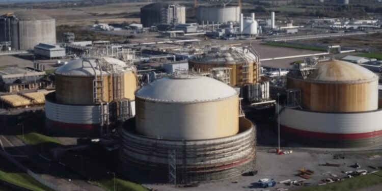 British Gas owner buys Grain LNG terminal in £1.5bn deal