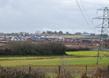 People living near pylons could get £250 a year off energy bills