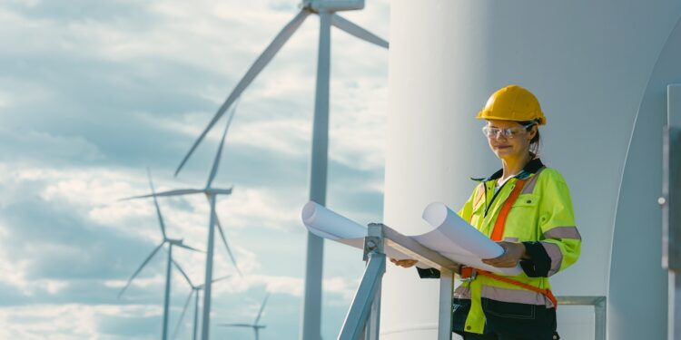 UK helps oil and gas workers transition to renewables sector